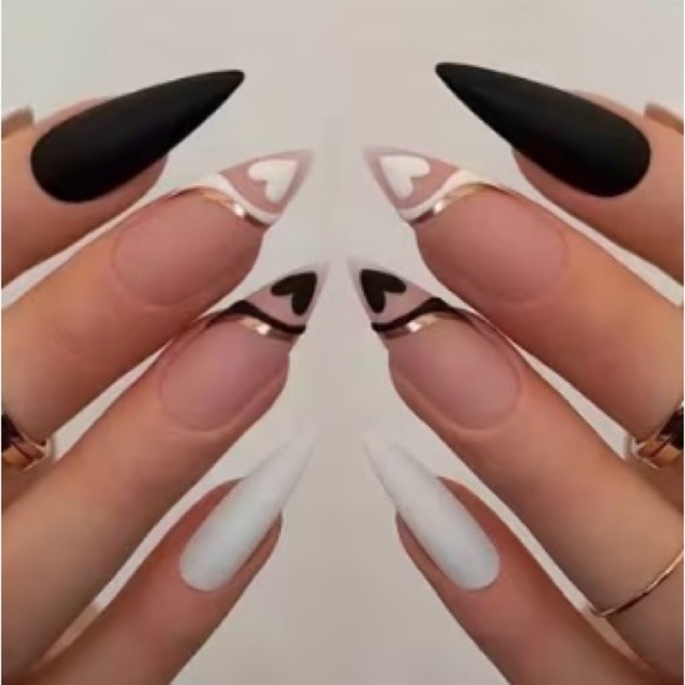 Elegant Black and White Nail valentines heart